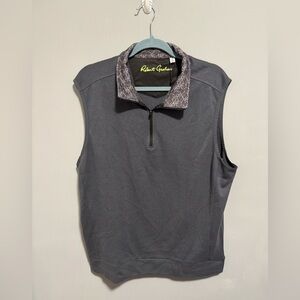 NWT- Robert Graham- men’s quarter-zip vest size L